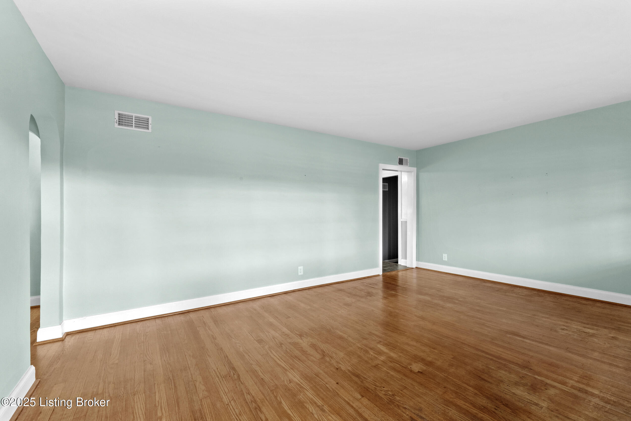 619 Watterson Way