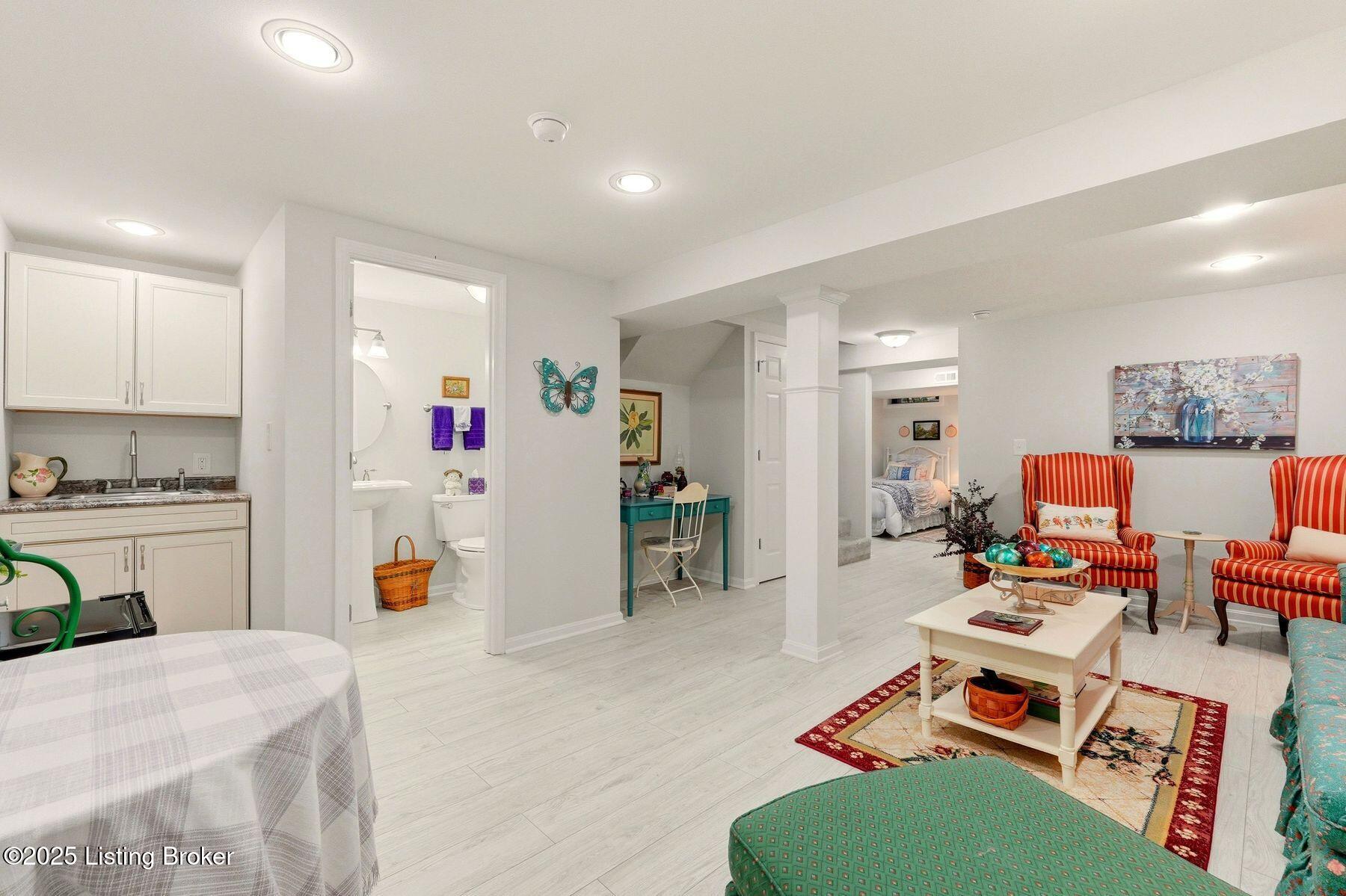 108 Gardiner Lake Rd