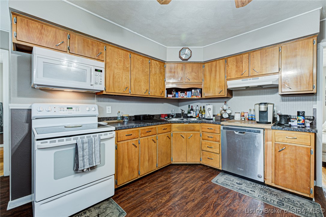 2415 Mary Ann Drive