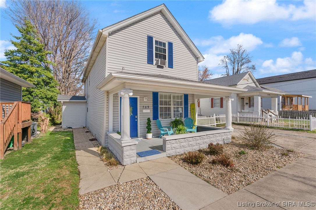 709 E 9th Street