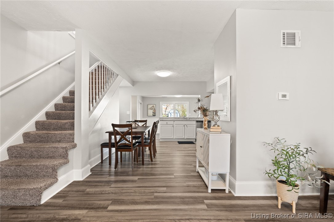 709 E 9th Street