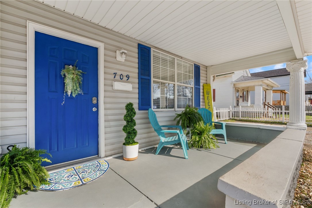 709 E 9th Street