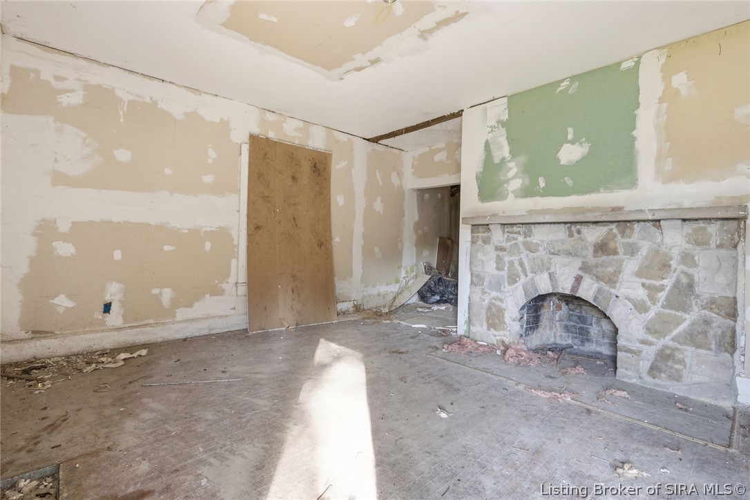 1613 Dewey Street