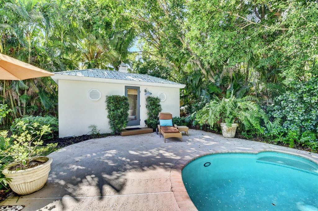 332 SE 7th Avenue