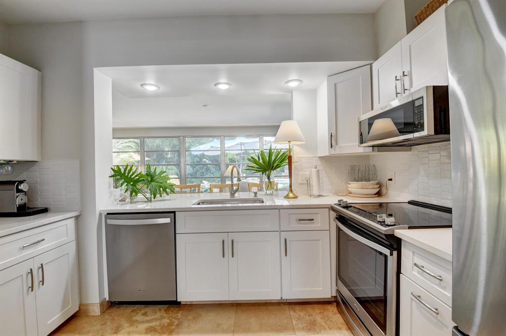 332 SE 7th Avenue