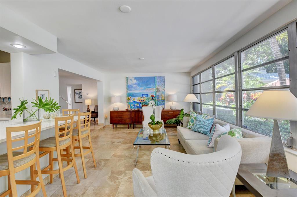 332 SE 7th Avenue