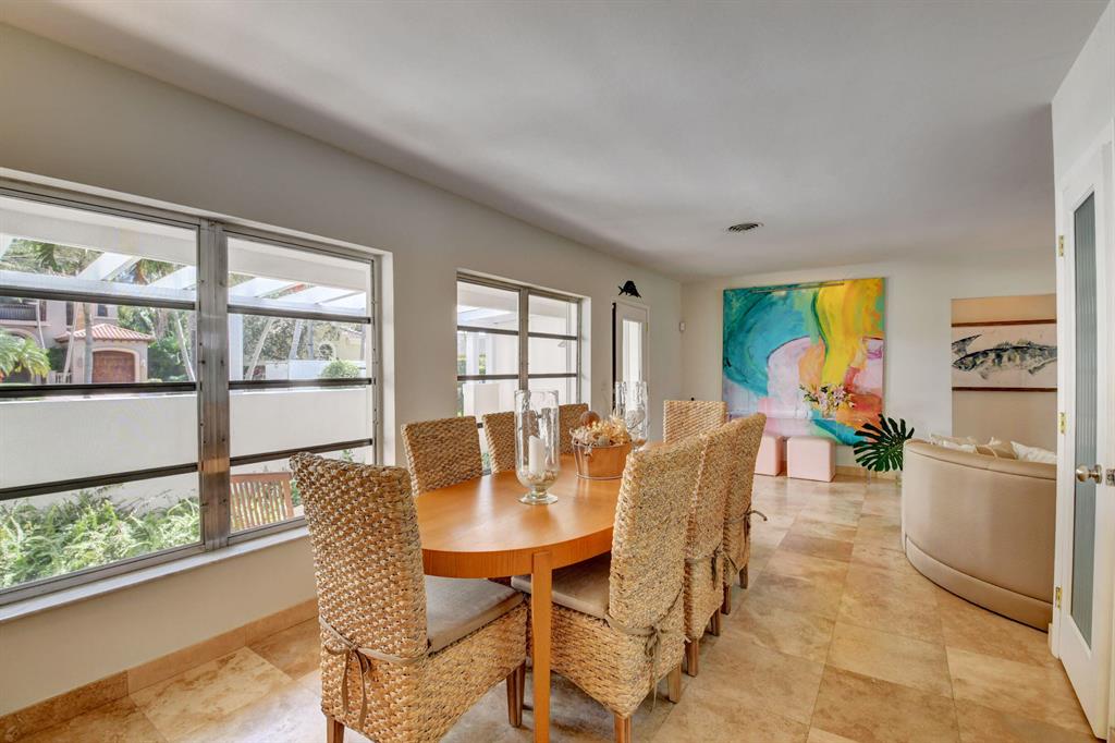 332 SE 7th Avenue