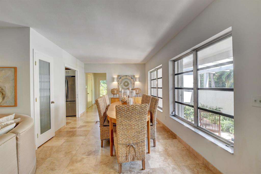 332 SE 7th Avenue