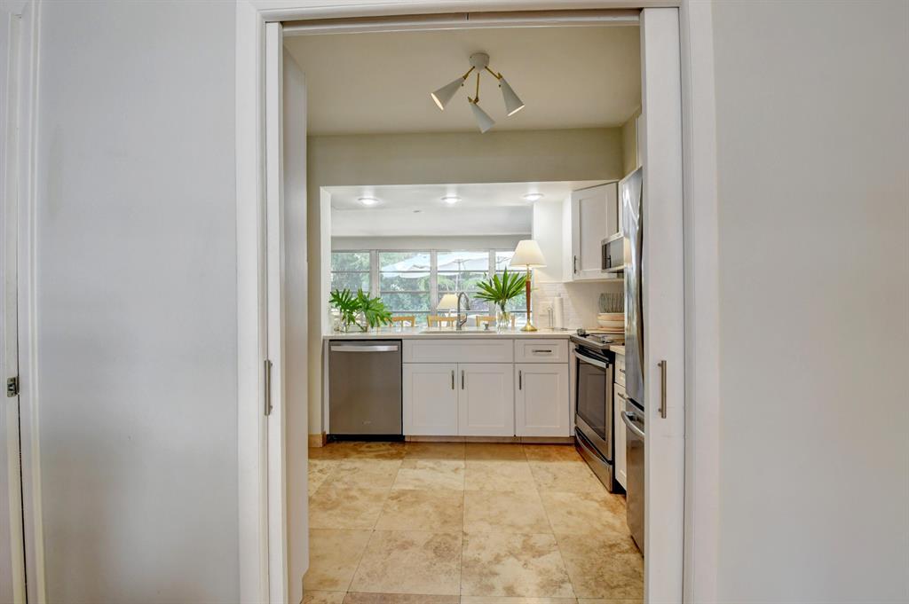 332 SE 7th Avenue