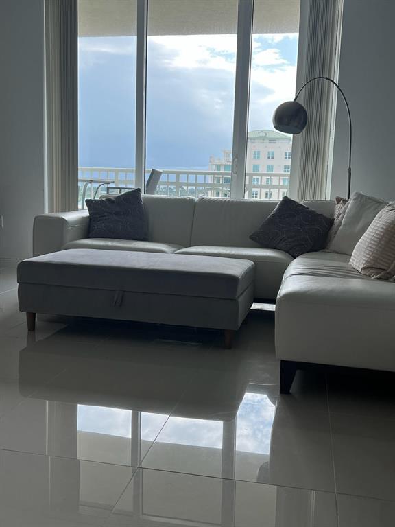 450 N Federal Highway 1210
