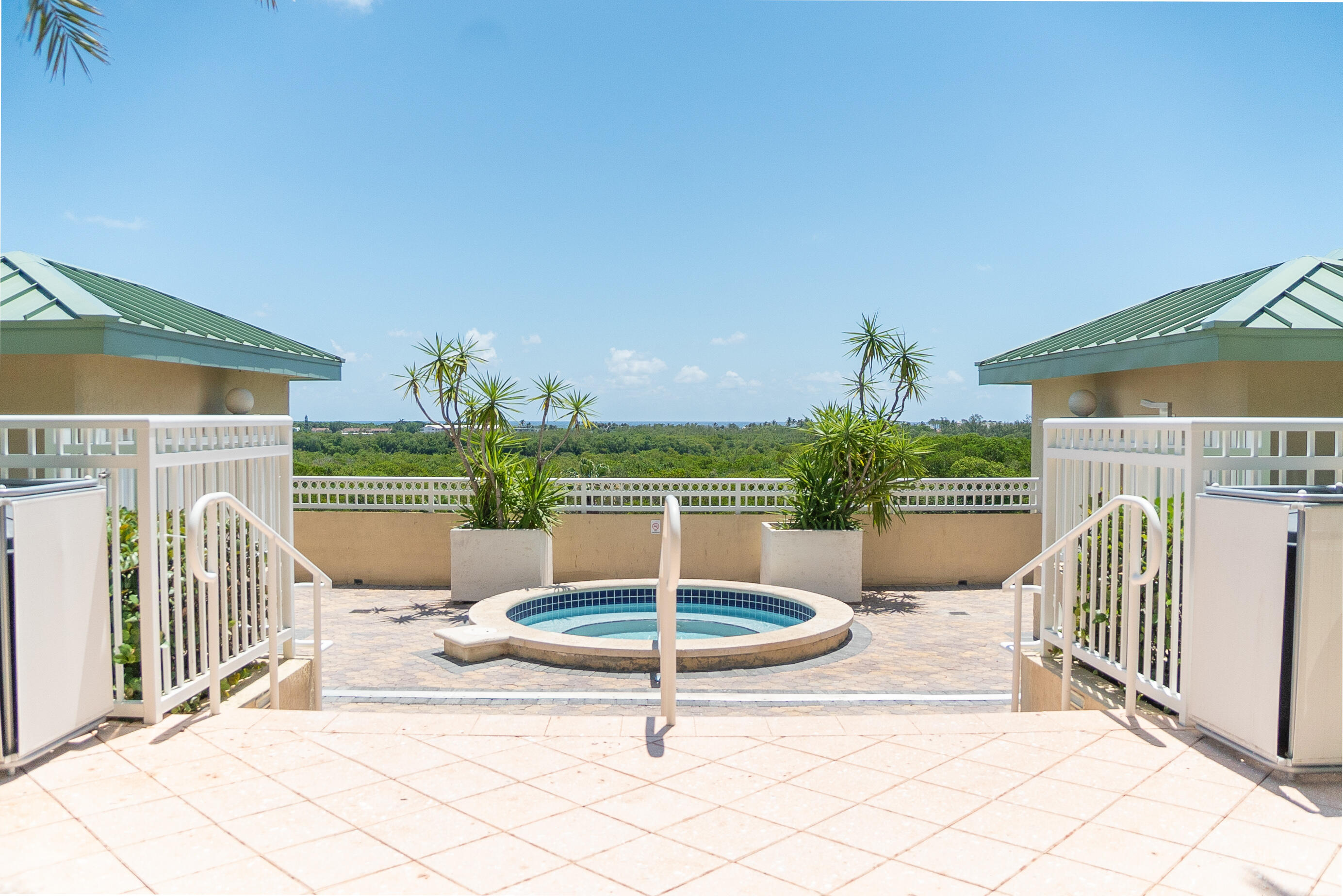 450 N Federal Highway 1206
