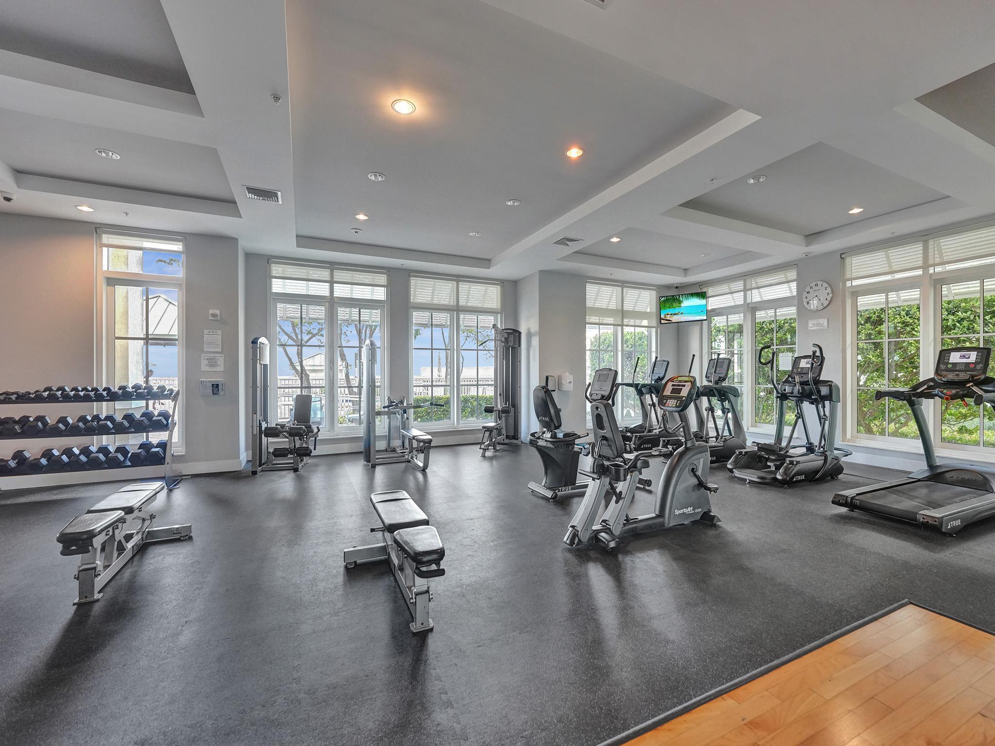 450 N Federal Highway 1206