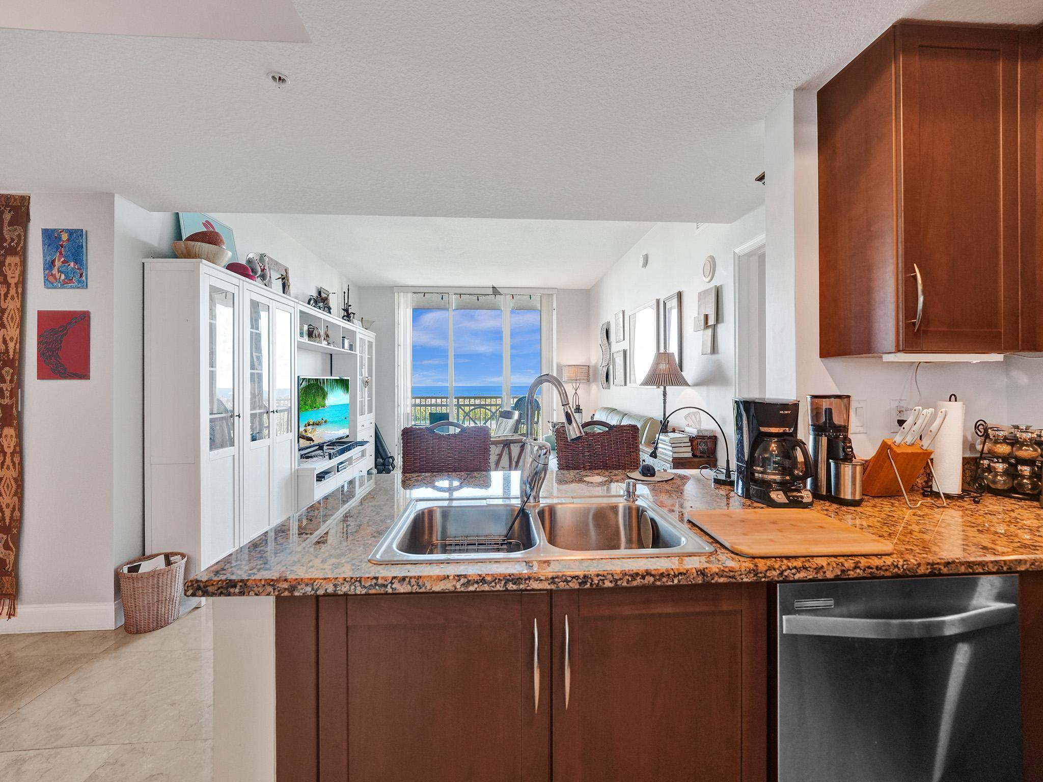 450 N Federal Highway 1206