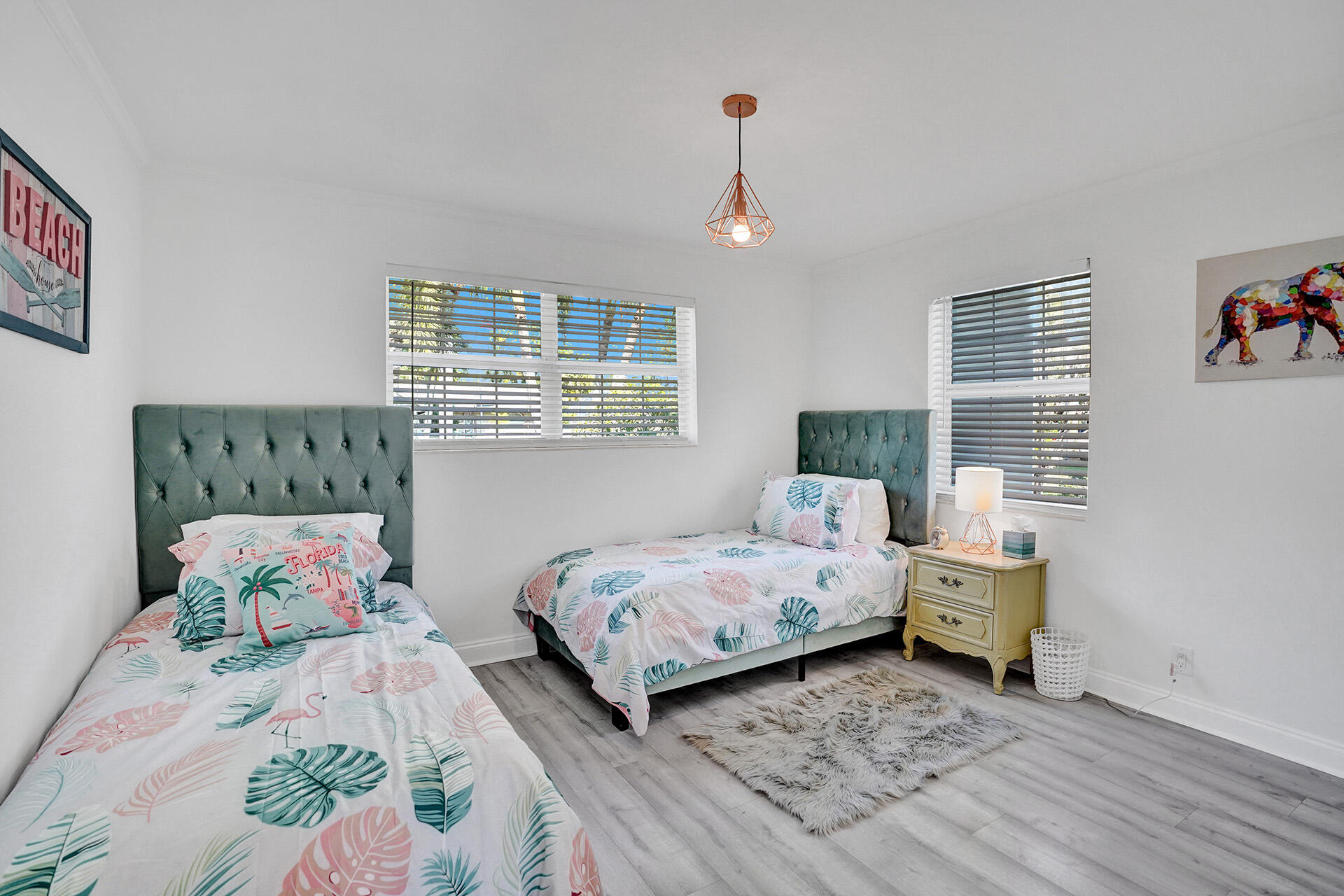 14 S Swinton Circle