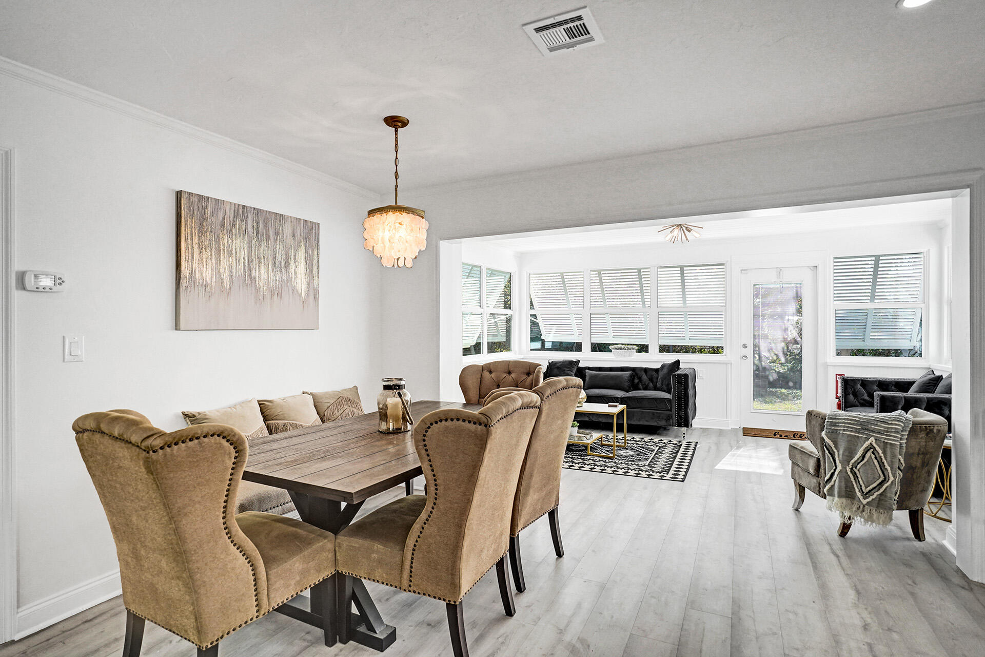 14 S Swinton Circle
