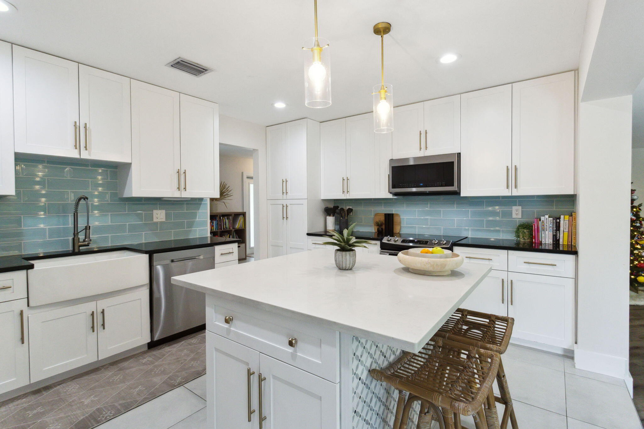 914 SW 27th Place