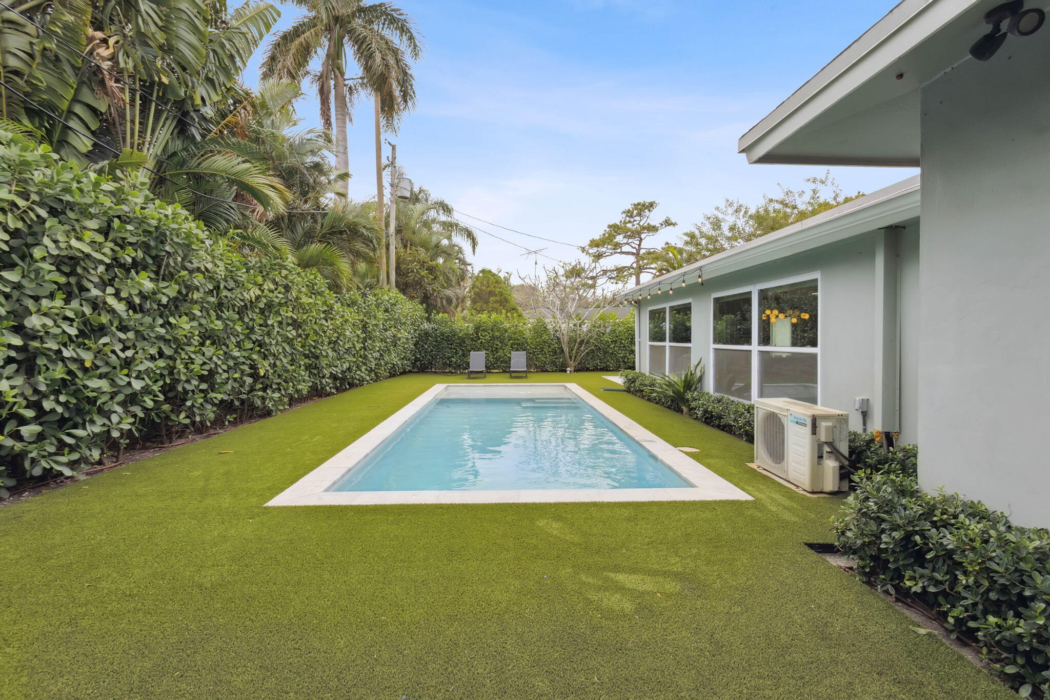 914 SW 27th Place