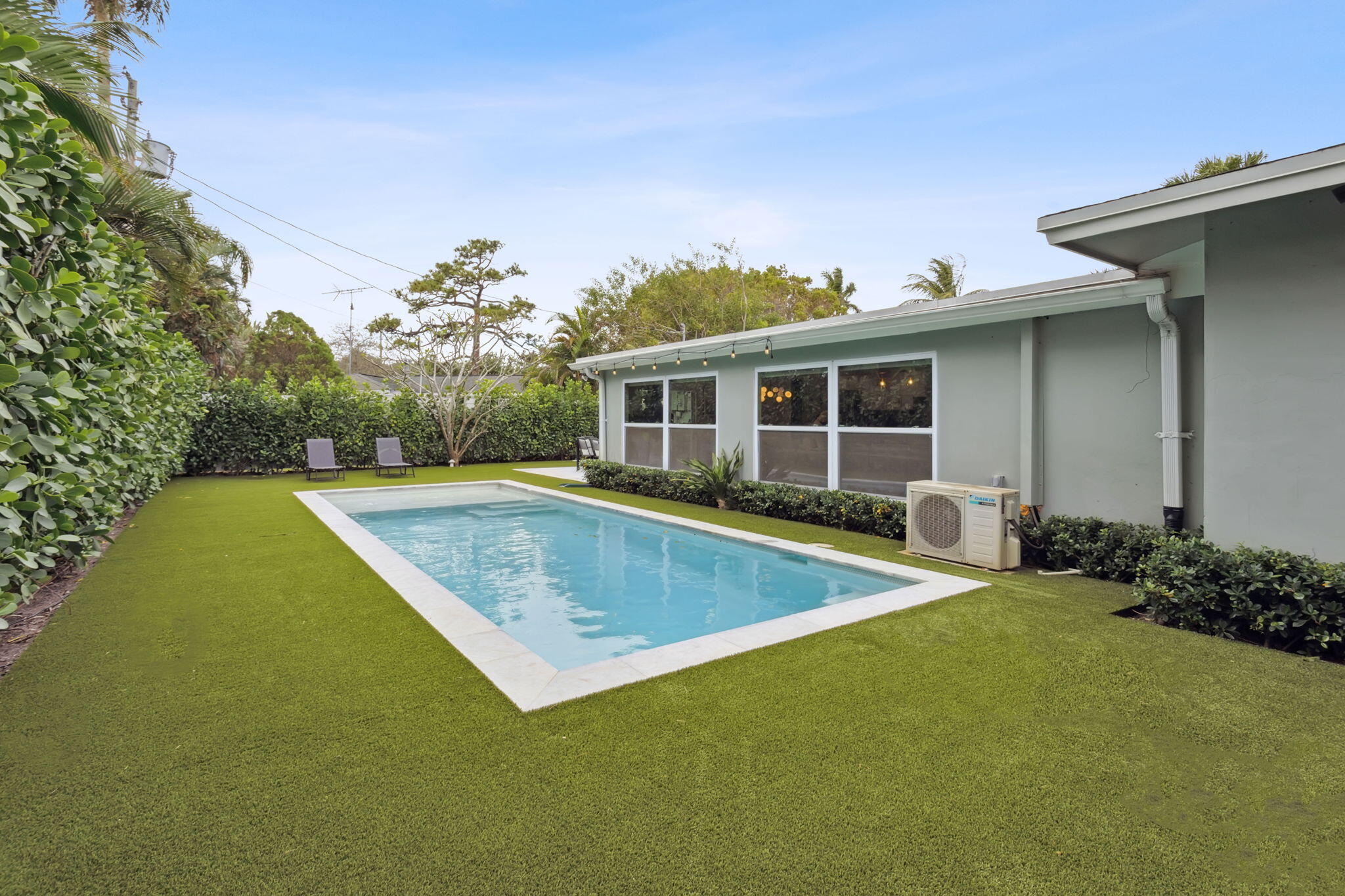 914 SW 27th Place