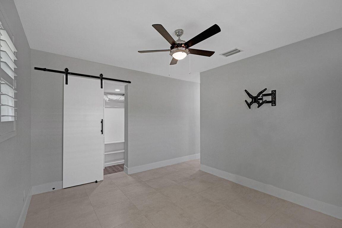 914 SW 27th Place