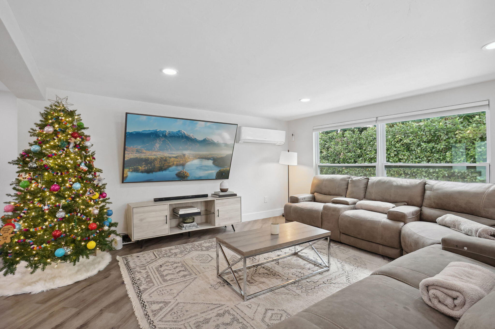 914 SW 27th Place