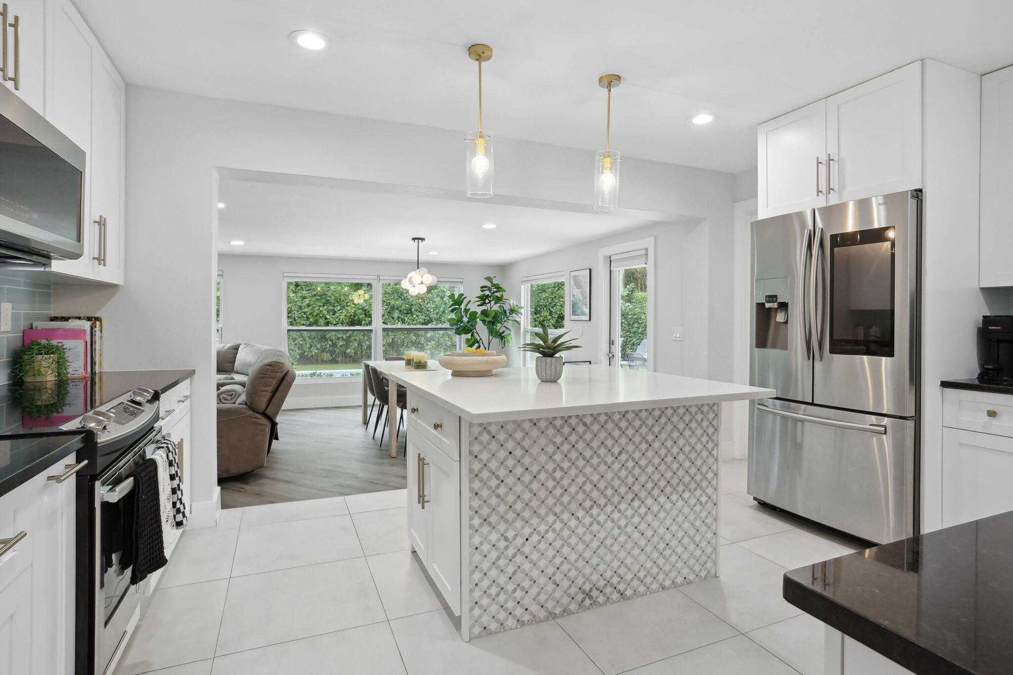 914 SW 27th Place