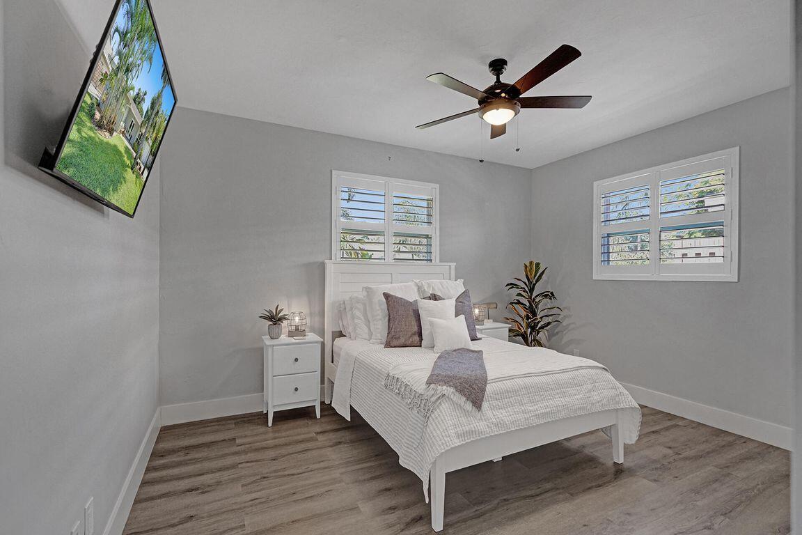 914 SW 27th Place