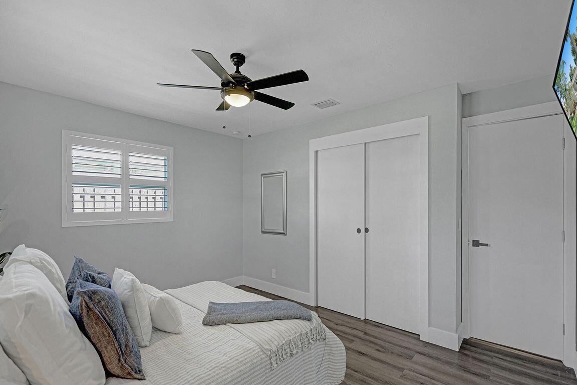 914 SW 27th Place