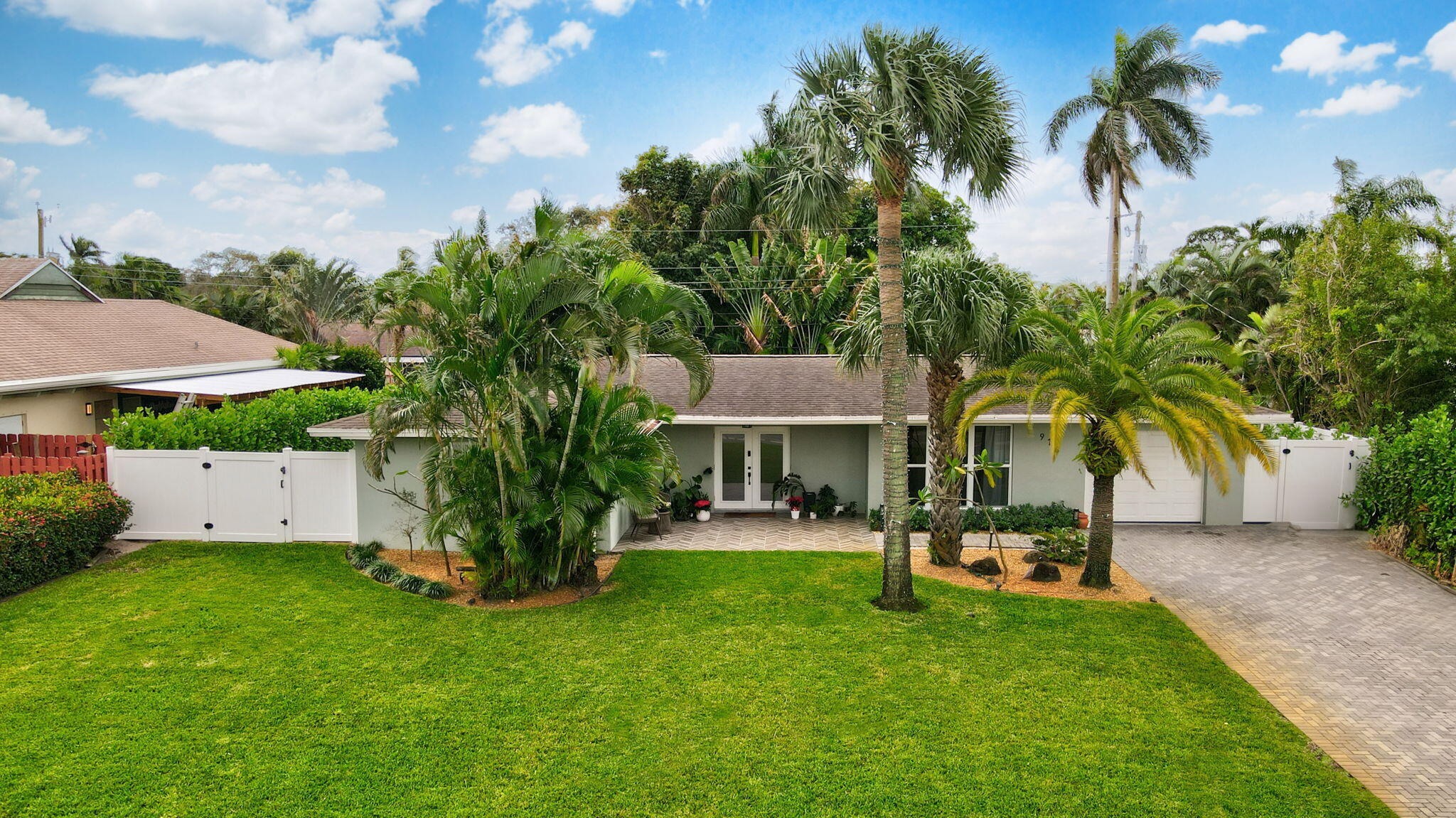 914 SW 27th Place