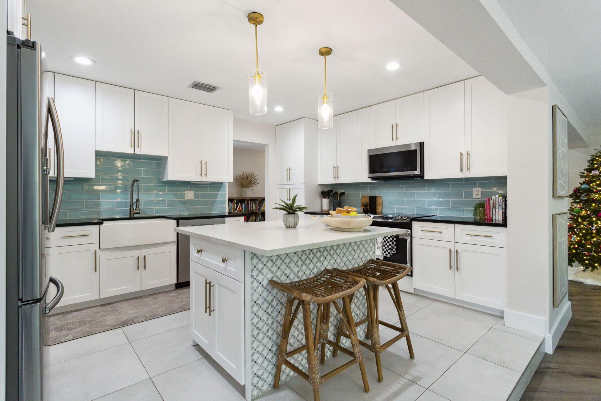 914 SW 27th Place