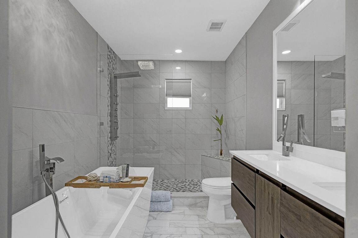 914 SW 27th Place