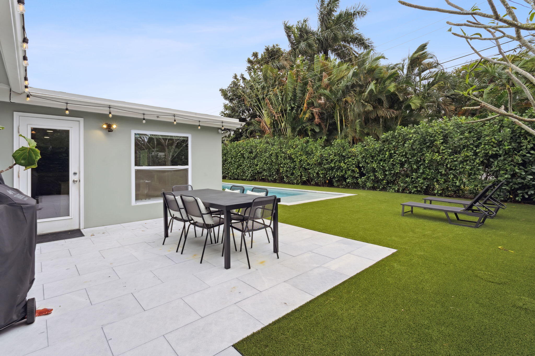 914 SW 27th Place