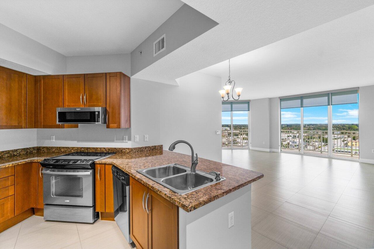 450 N Federal Highway 1115