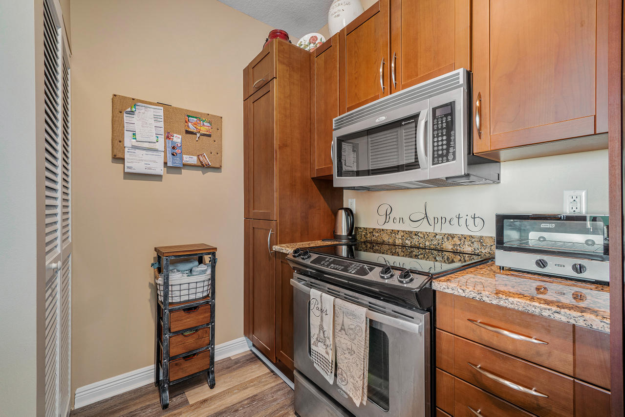 350 N Federal Highway 1213