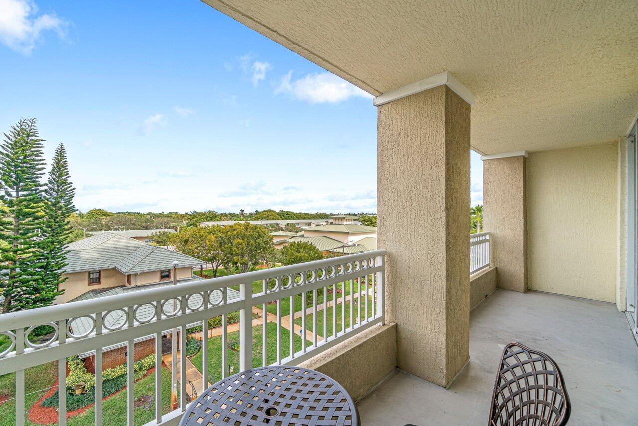 400 N Federal Highway 413