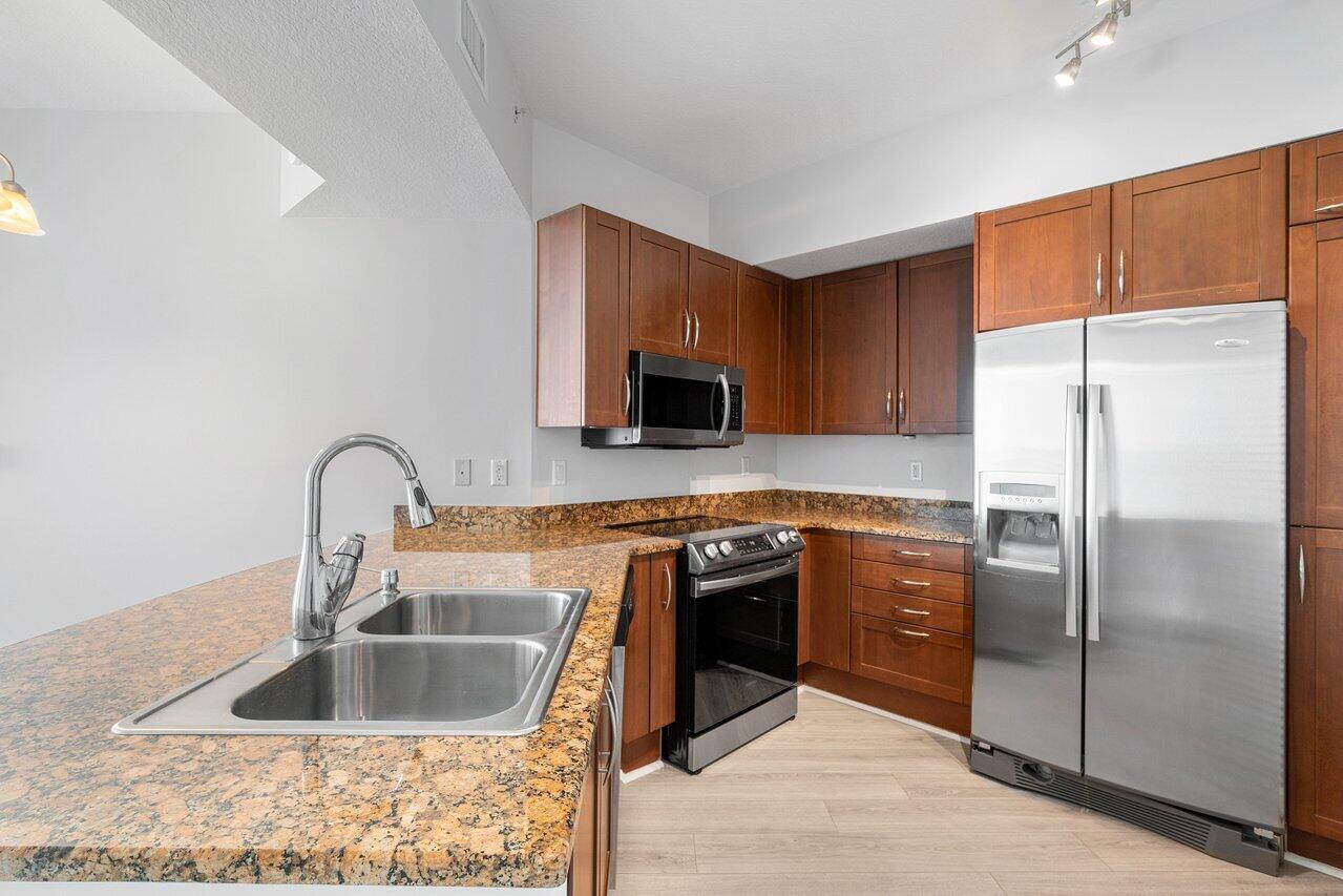 350 N Federal Highway 1115