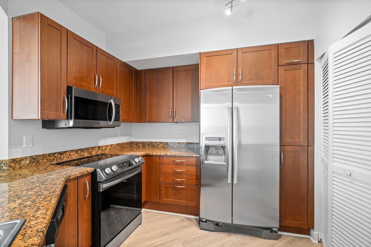 350 N Federal Highway 1115