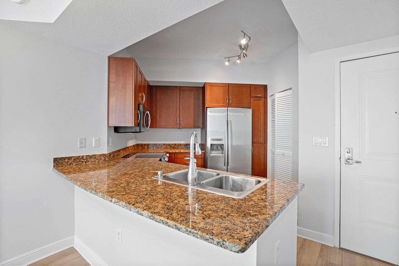 350 N Federal Highway 1115