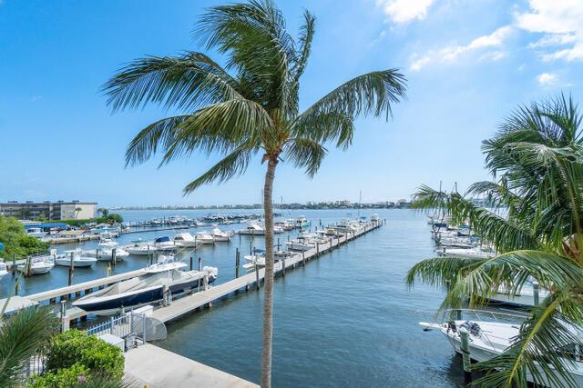806 E Windward Way 212
