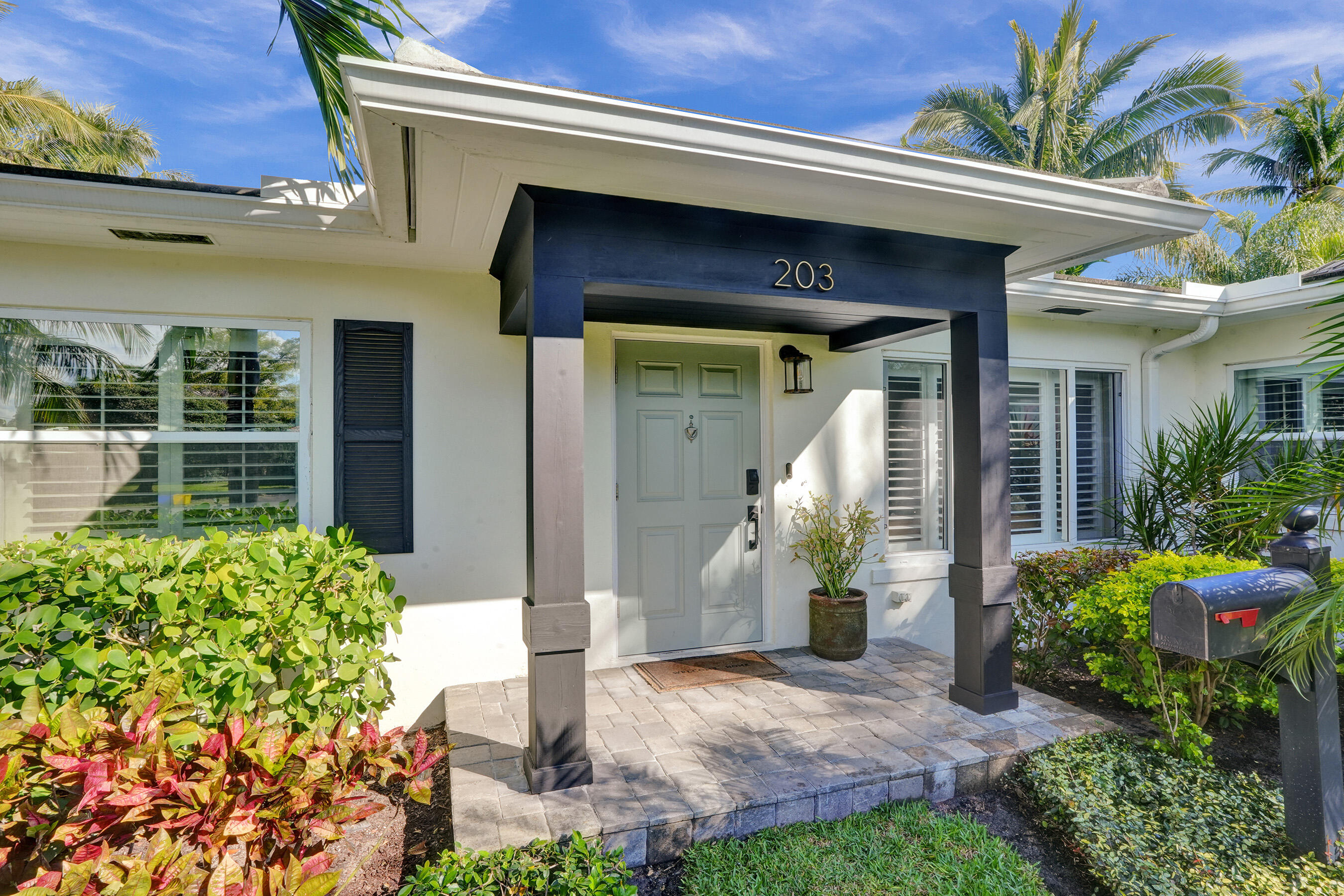 203 NW 15th Street