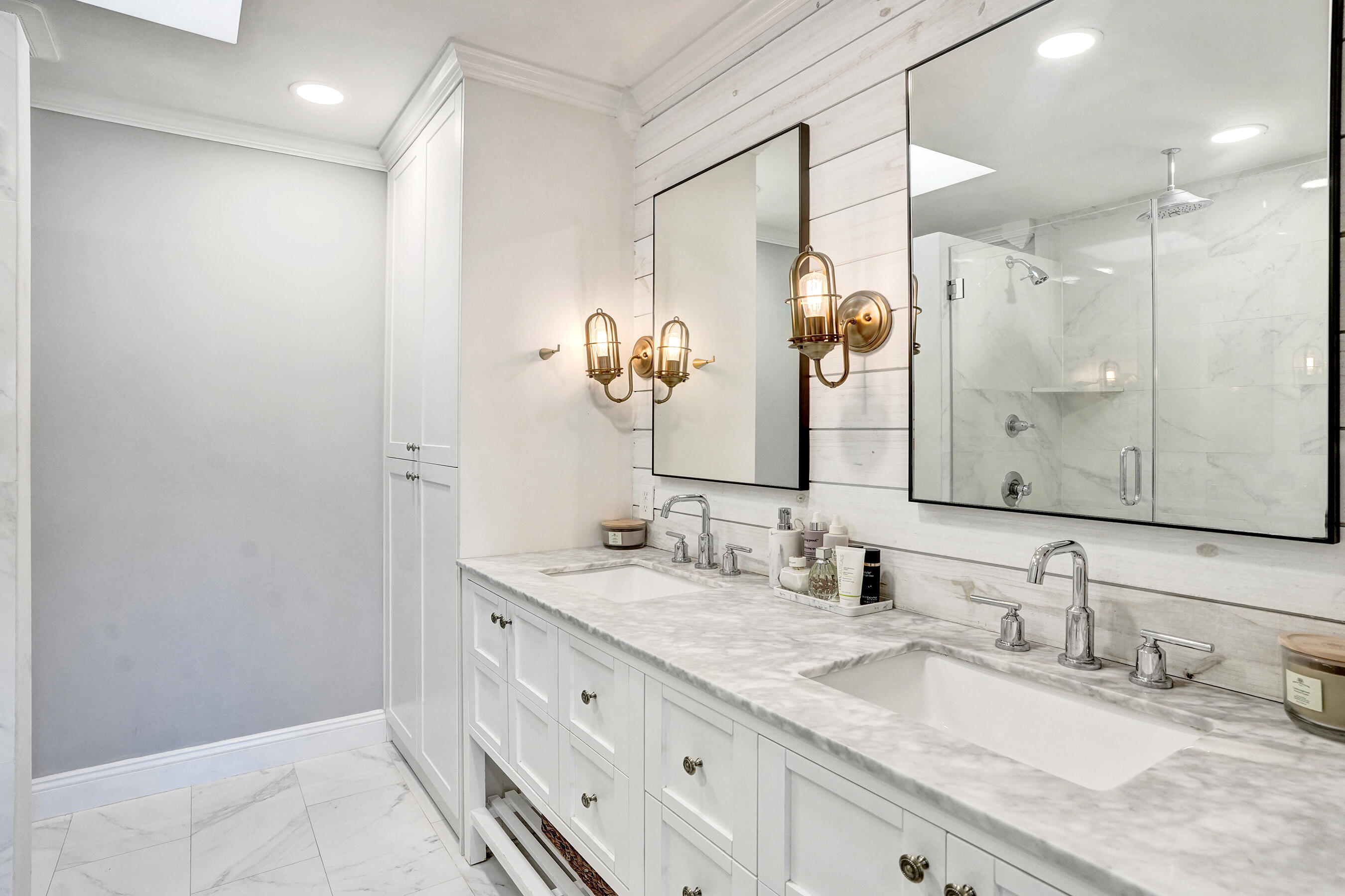 203 NW 15th Street