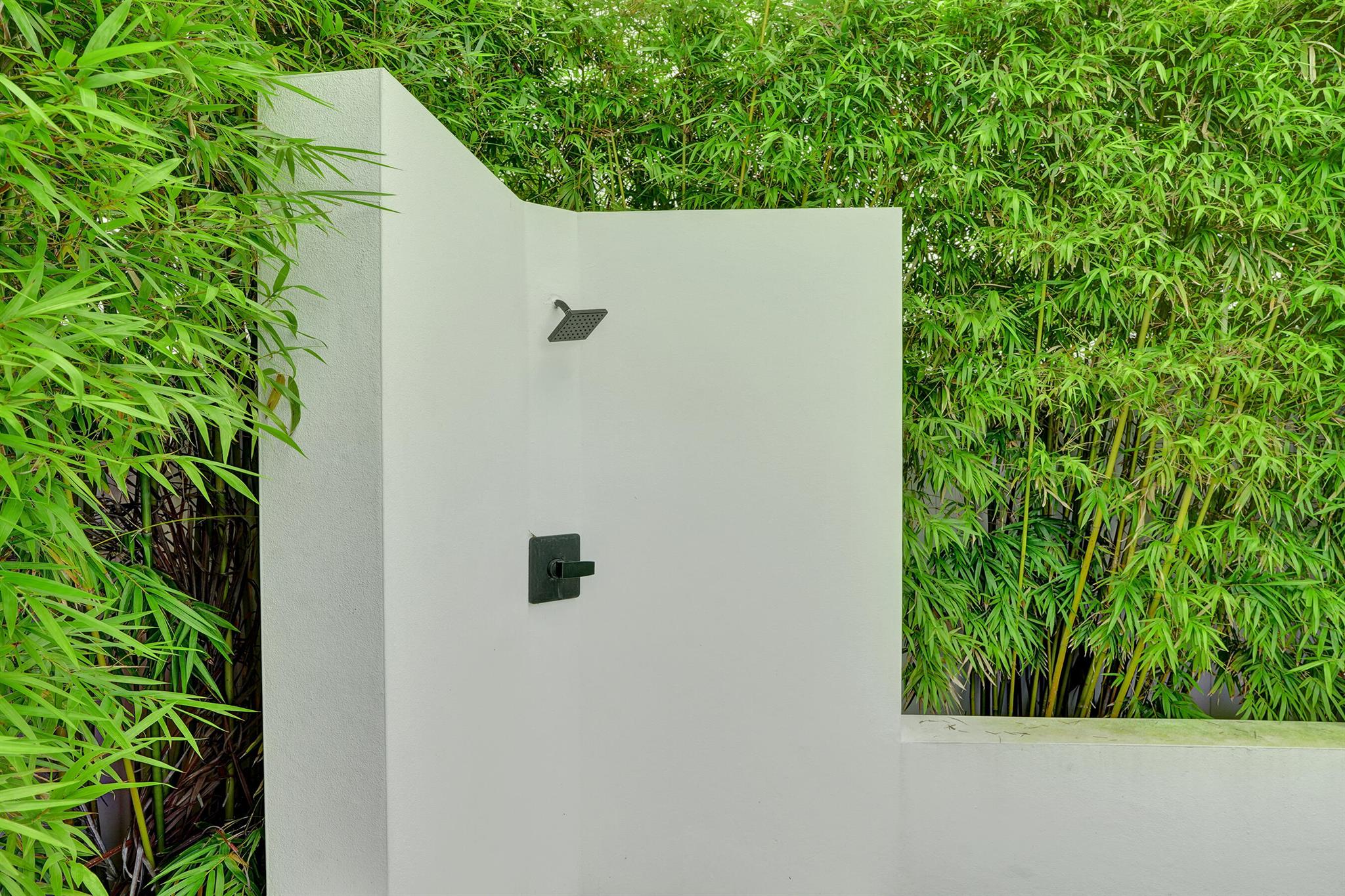 915 N Swinton Avenue