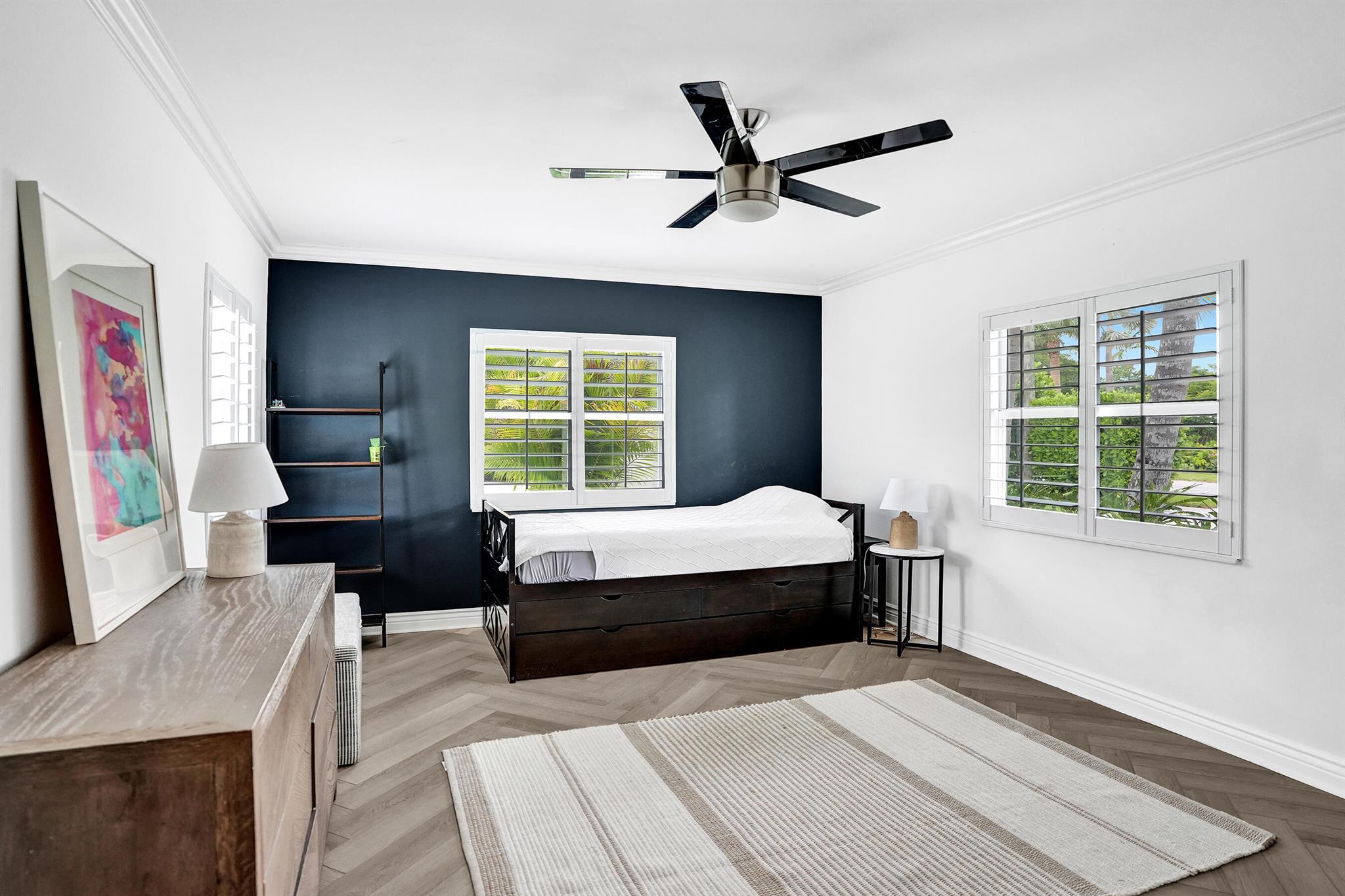 915 N Swinton Avenue