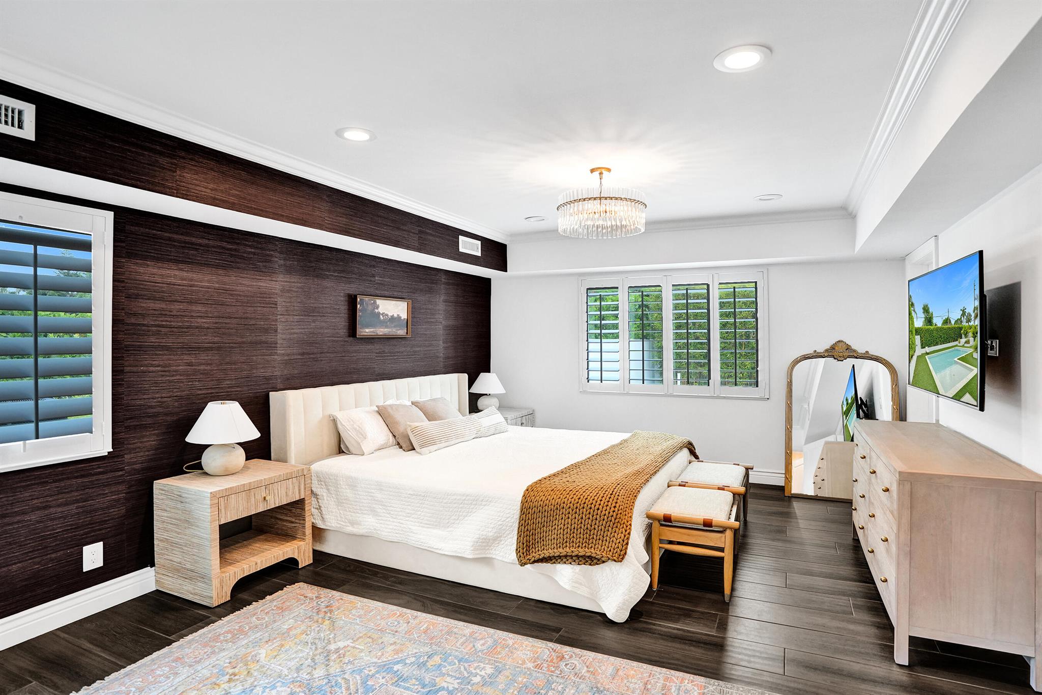 915 N Swinton Avenue