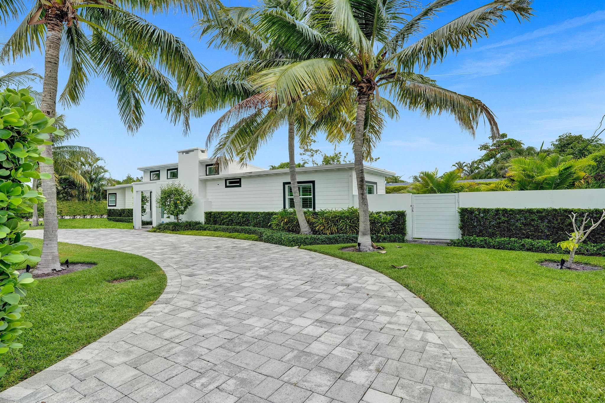 915 N Swinton Avenue