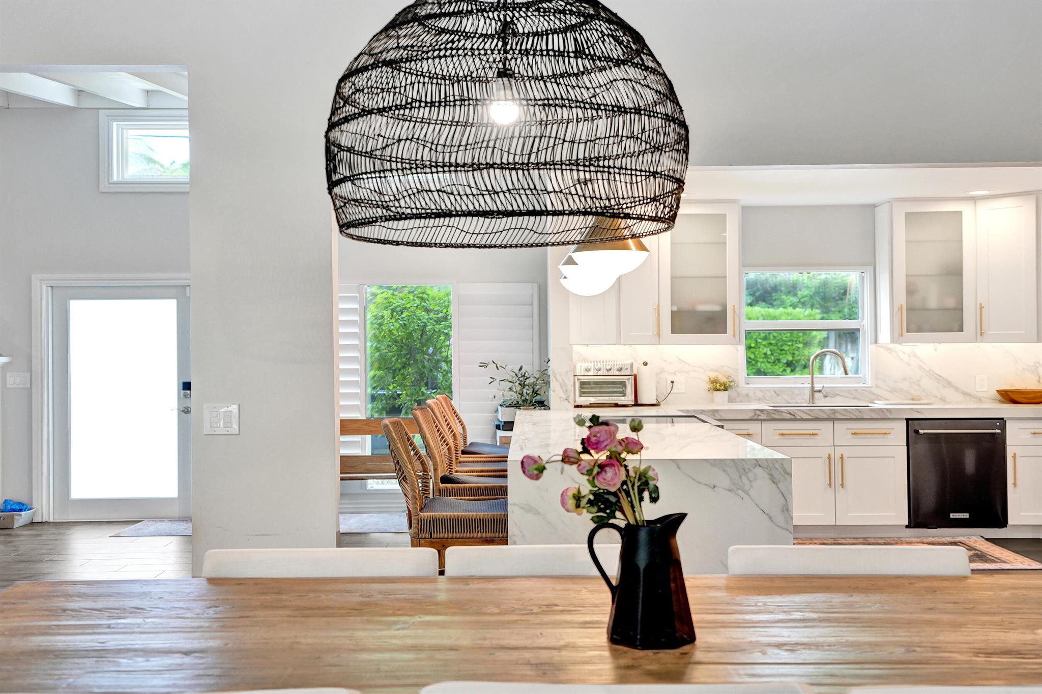 915 N Swinton Avenue