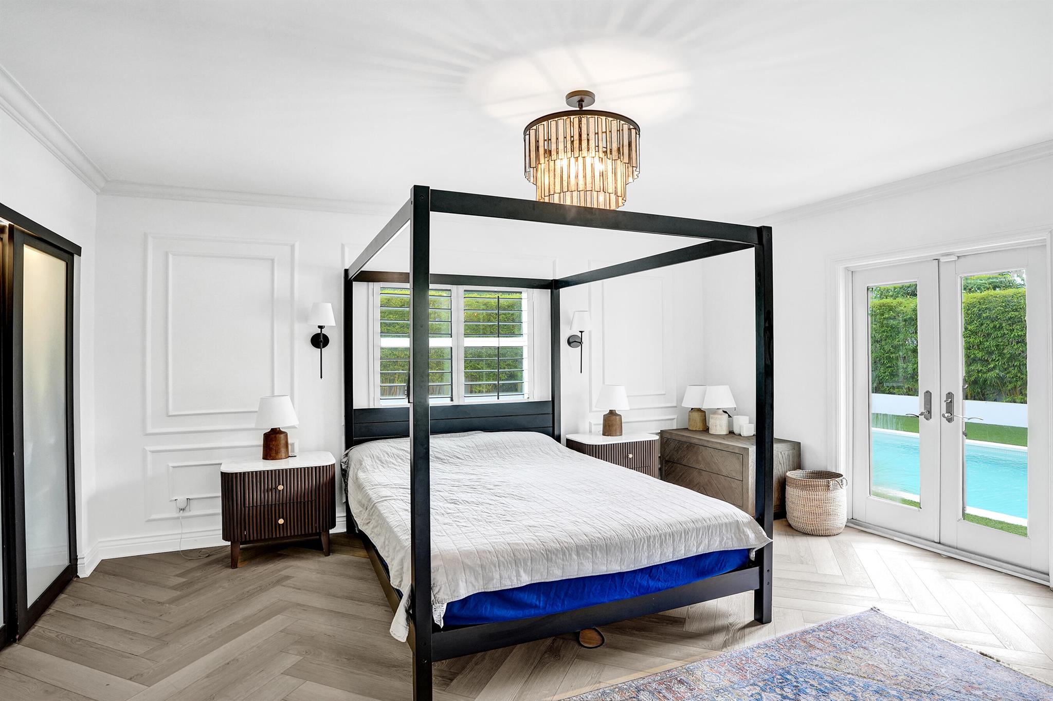 915 N Swinton Avenue