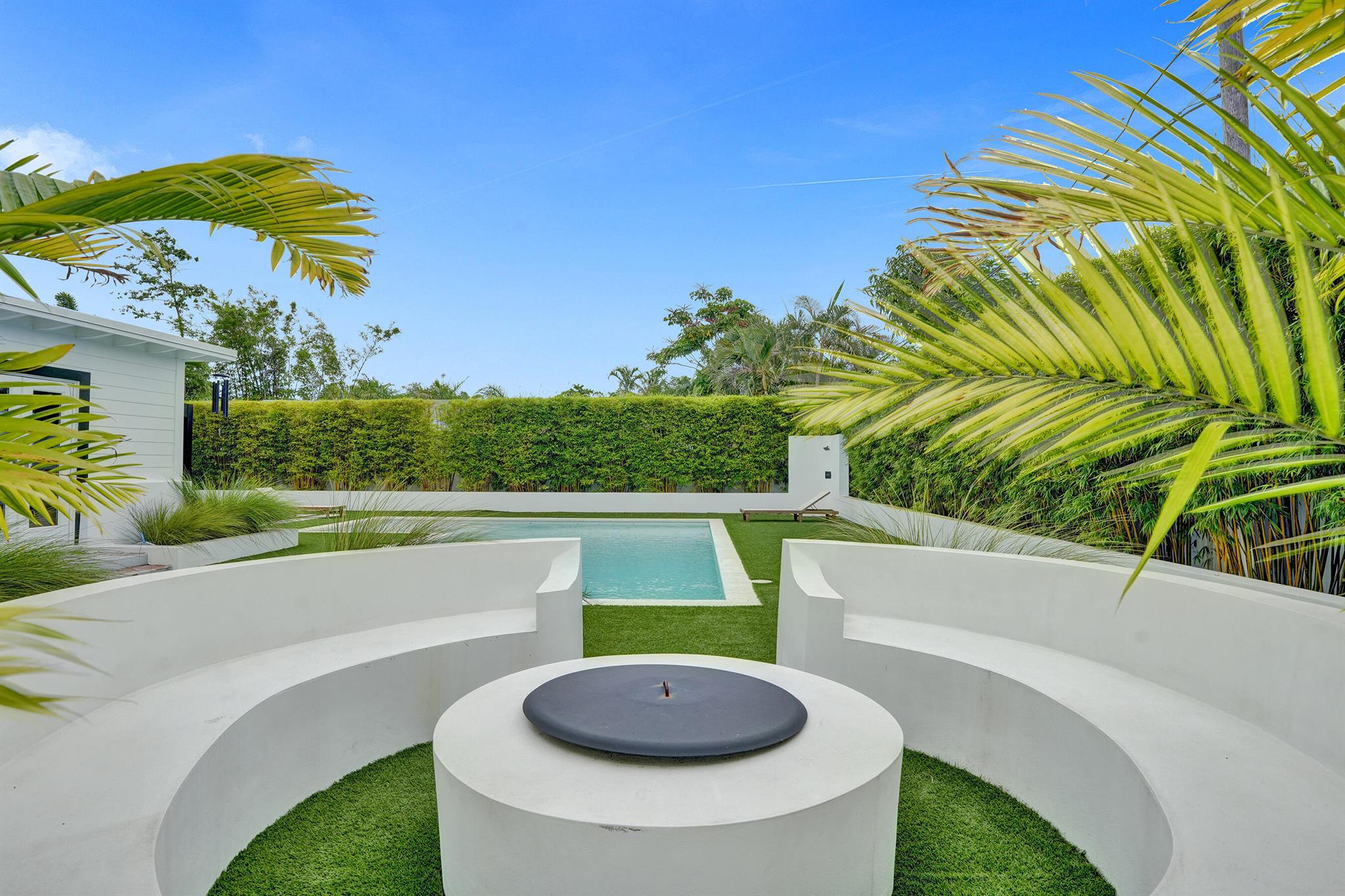 915 N Swinton Avenue