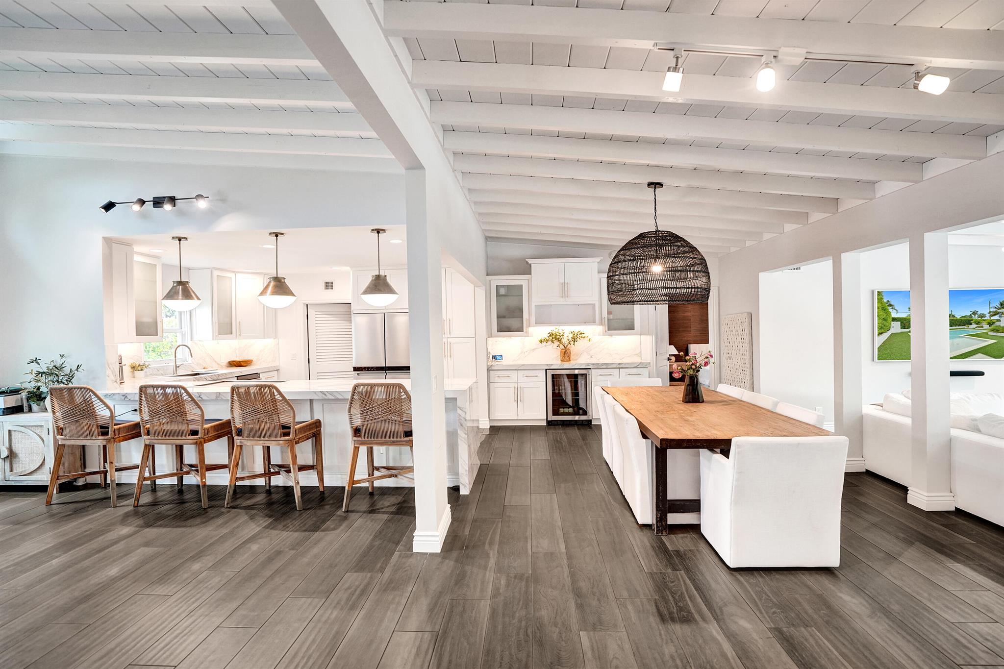 915 N Swinton Avenue