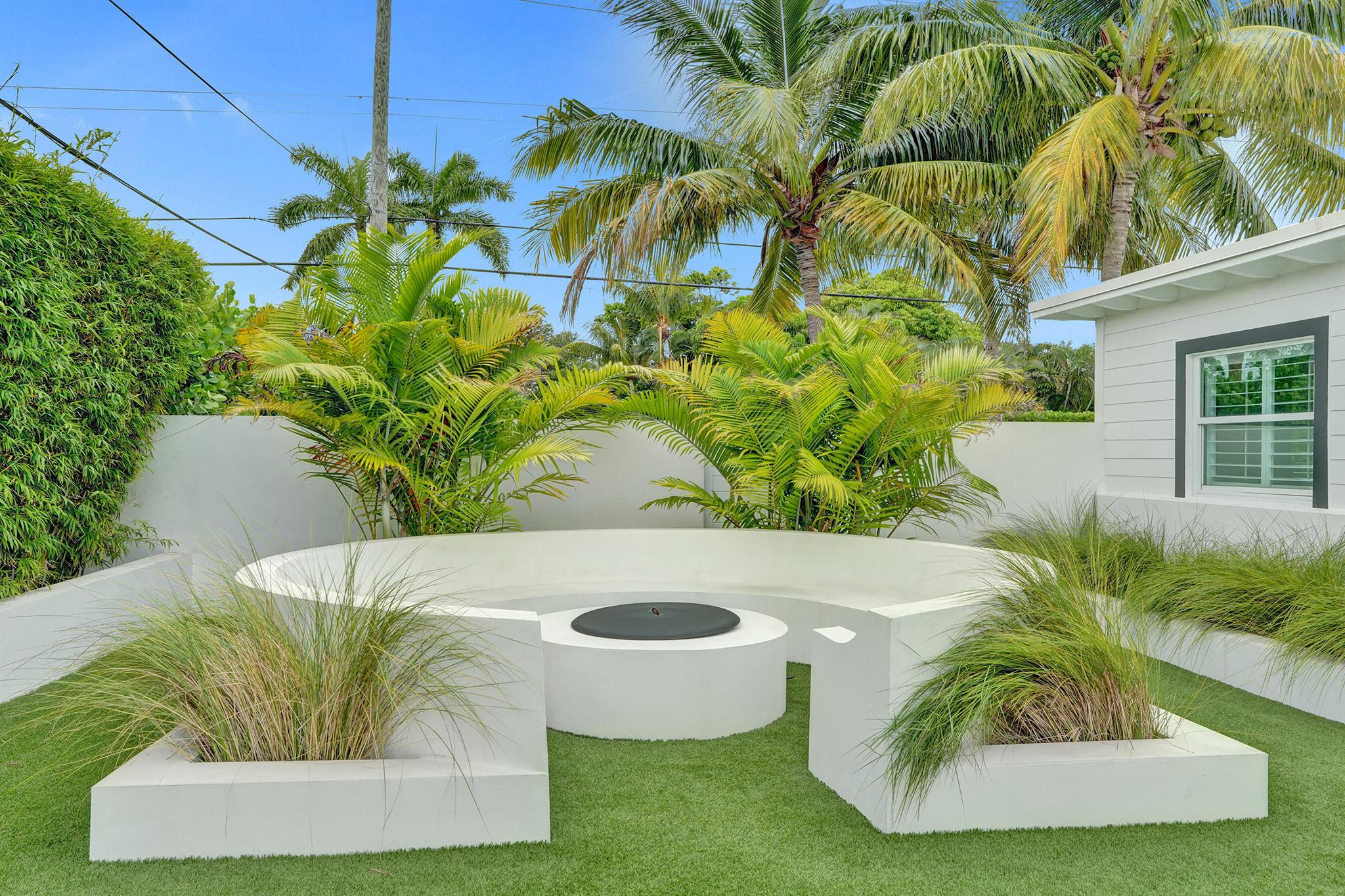 915 N Swinton Avenue