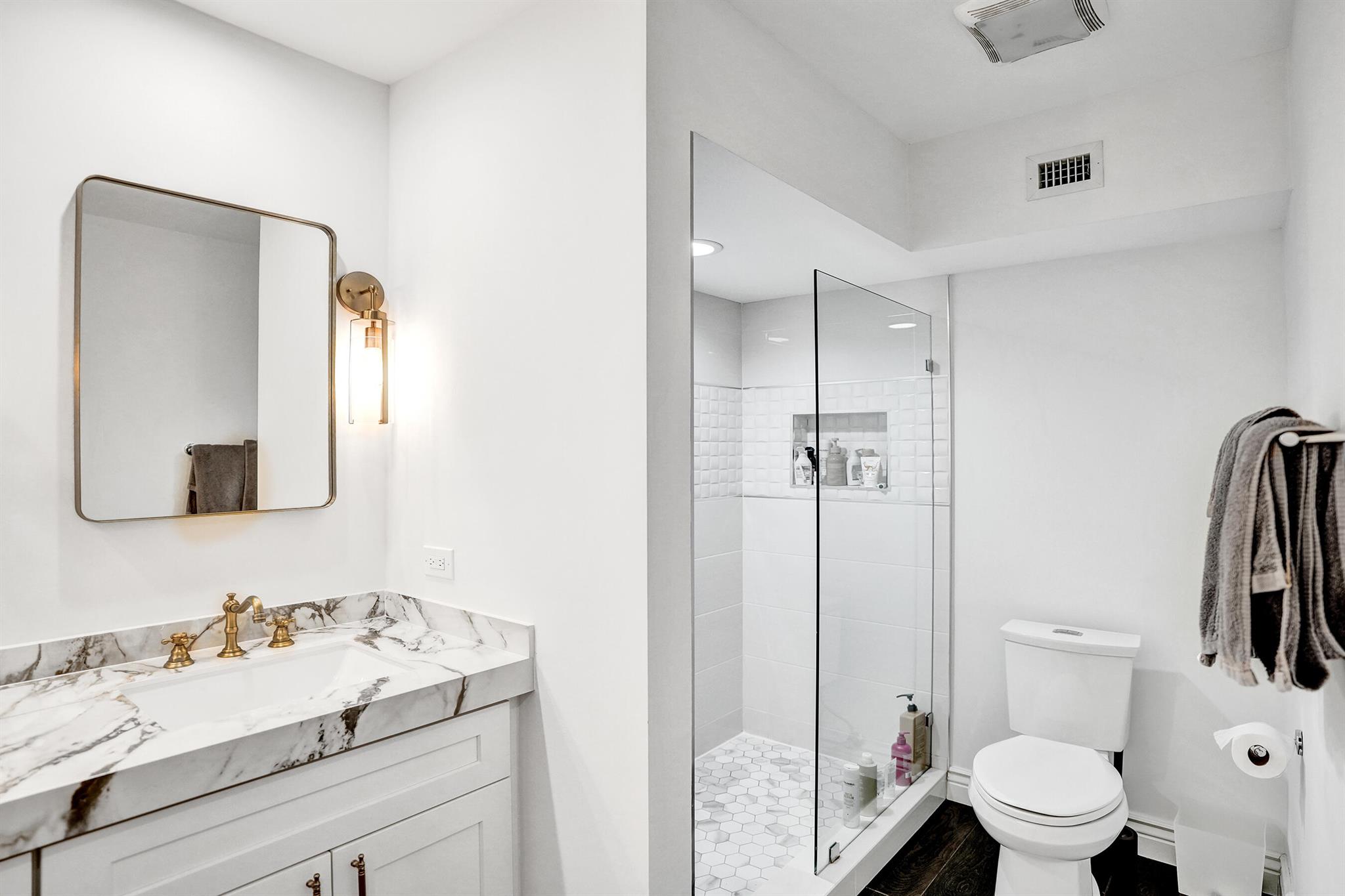 915 N Swinton Avenue